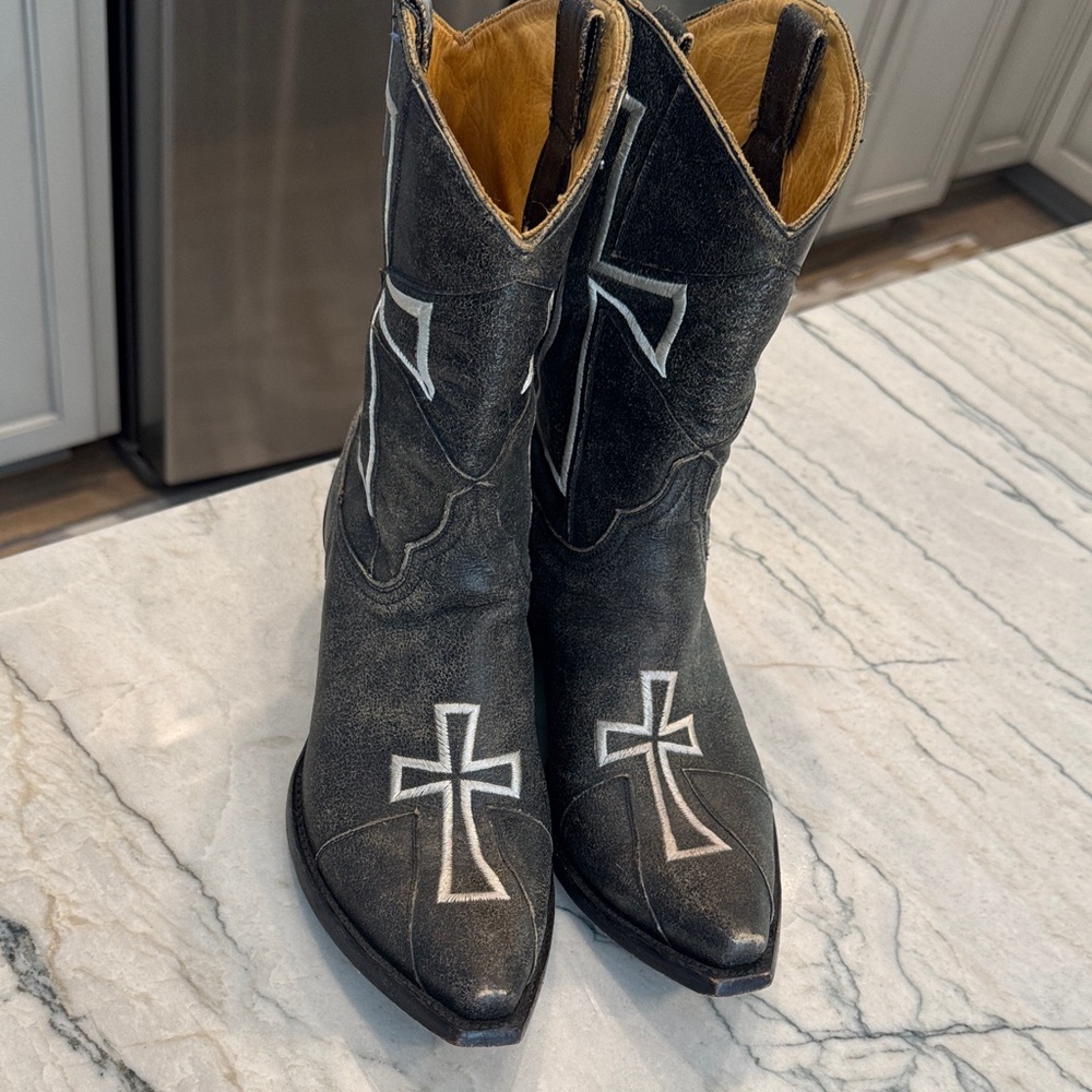 Old Gringo Camelot size 9 black distressed cross design boots - Picture 6 of 7